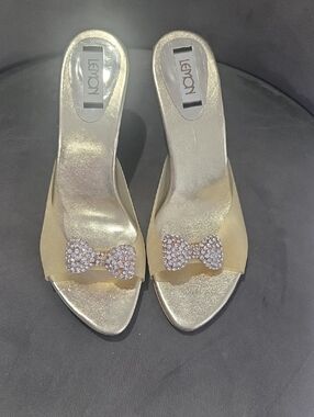 Lemon Metallic Gold Bow Embellished Slide Mules